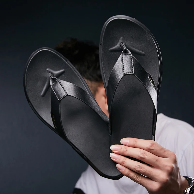 2022 Yaz Erkek Flip Flop Moda plaj terliği PU deri rahat ayakkabılar Flip-flop Açık Daireler Nefes Sandalet Boyutu 38-45 2