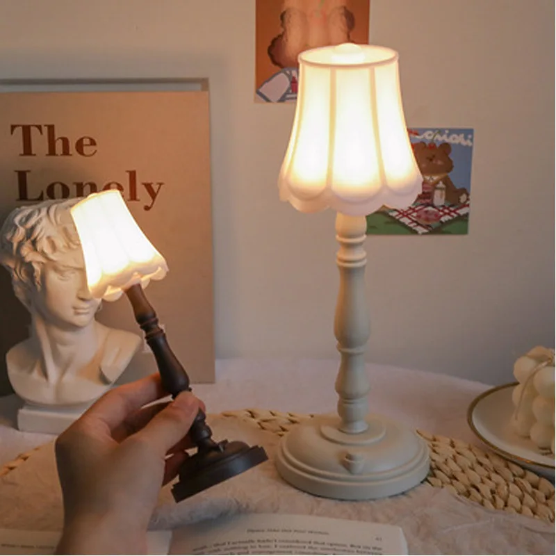 Retro Mini Led Masa Lambası LED Gece Lambası Süsleme Akülü Yatak Odası Başucu Lambası Öğrenme Aydınlatma masa lambası Ev Dekor 1