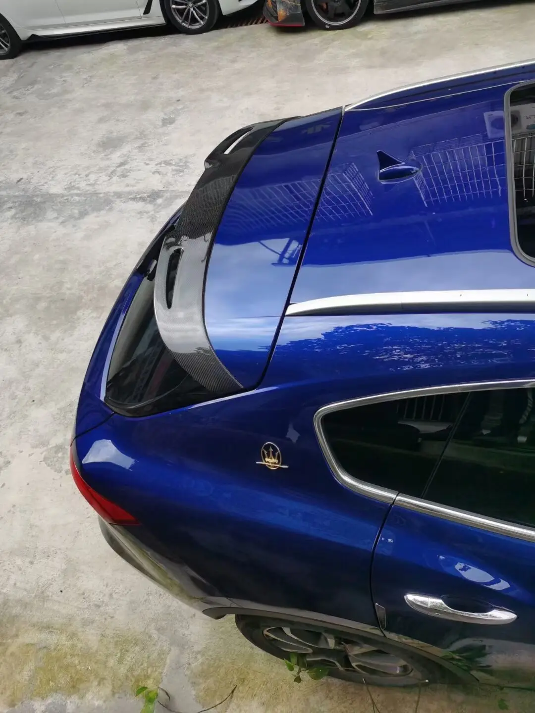 Karbon Fiber Araba Arka Çatı Bagaj Dudak Spoiler Pencere Kanat Dudak Maserati Levante 2016 - 2019 için Karbon Spoiler 2